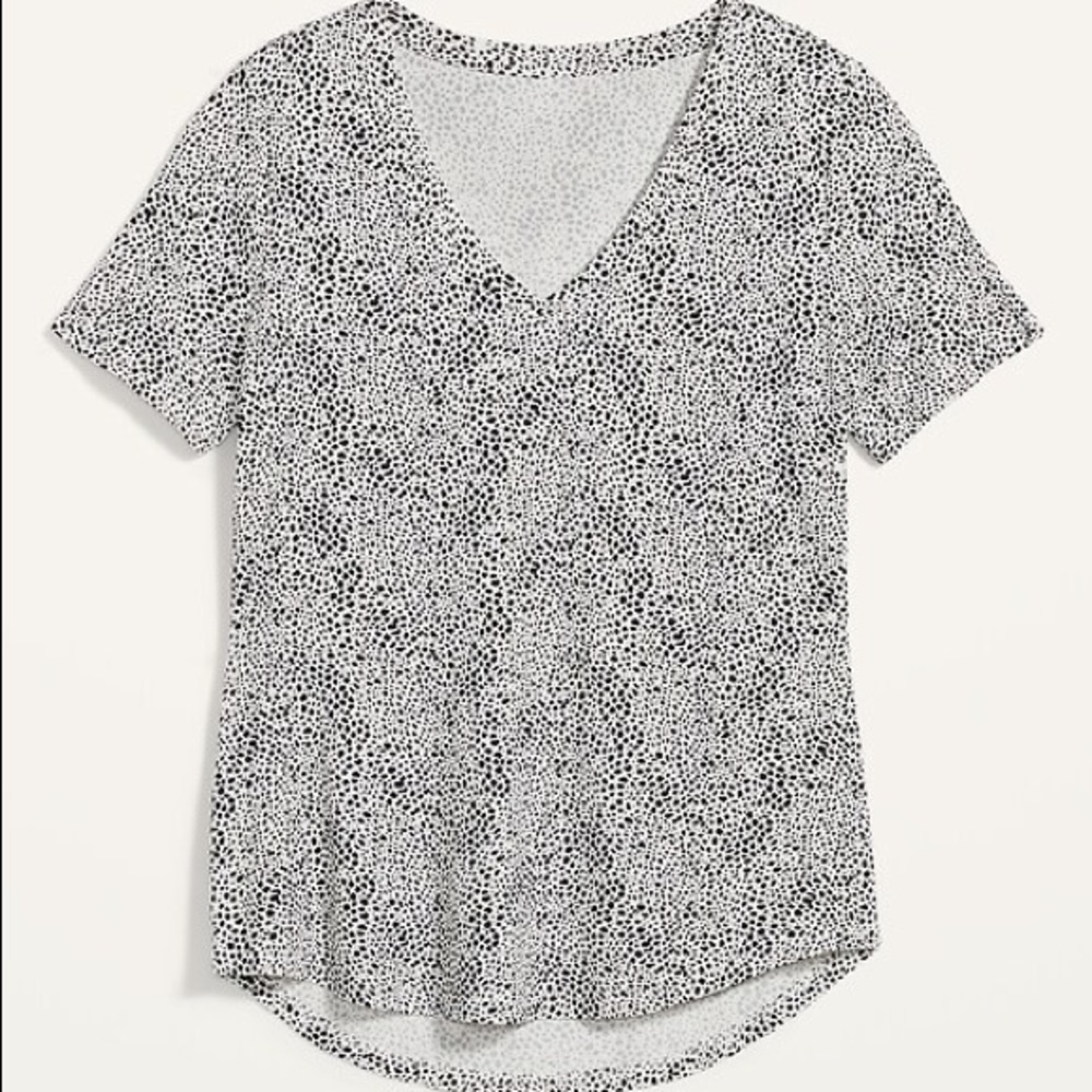 Old Navy Luxe Printed V Neck Tee